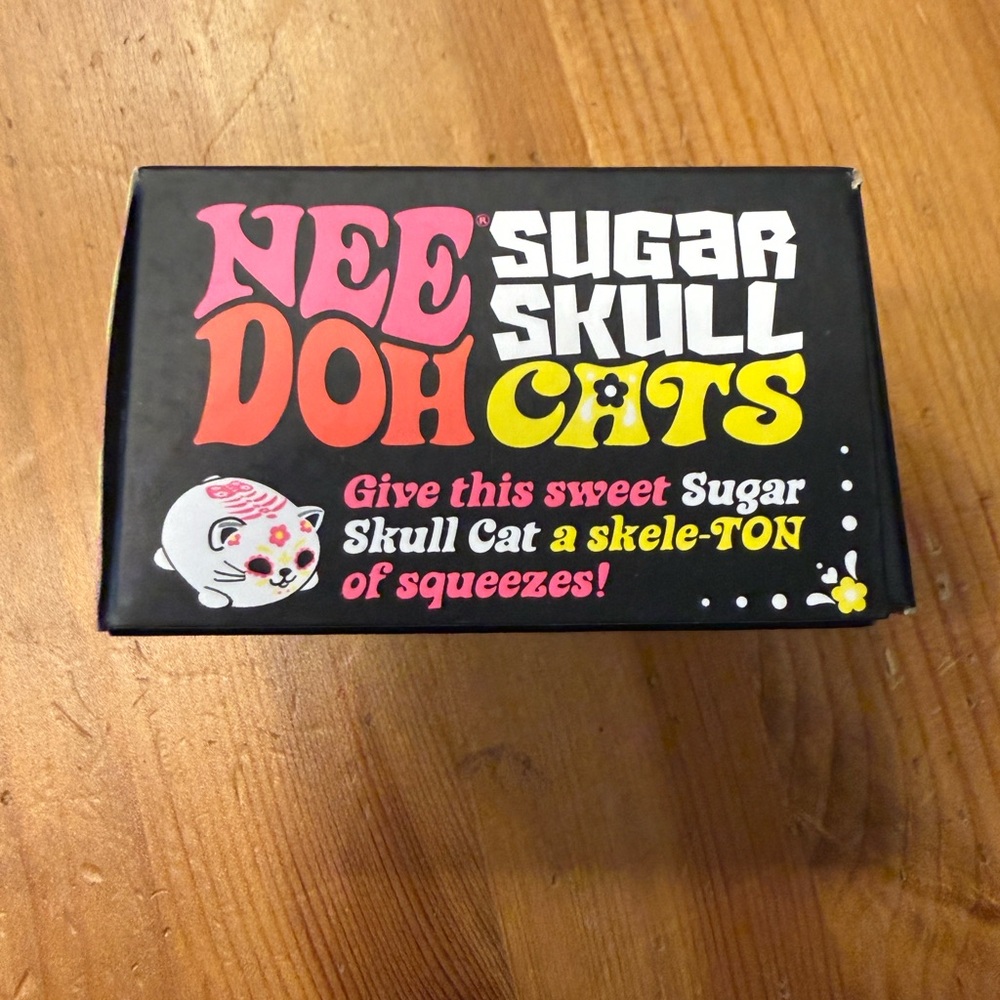 Needoh Sugar Skull Cat - Picture 2 of 3